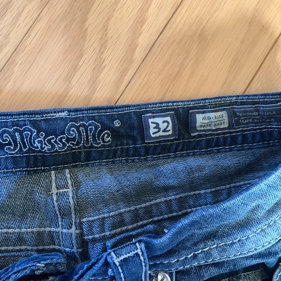 Miss Me Dark Denim Jeans Mid Rose Easy Boot Size 32 with diamond pocket detail - Picture 3 of 10